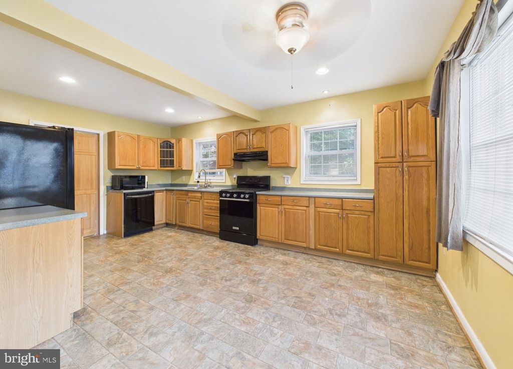 306 S CAMP MEADE RD, Linthicum Heights, MD 21090