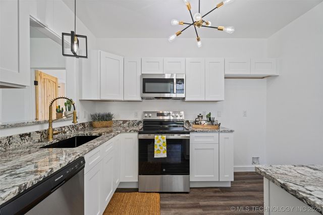 515 S Creek Avenue, Bartlesville, OK 74003