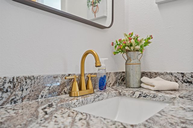 515 S Creek Avenue, Bartlesville, OK 74003