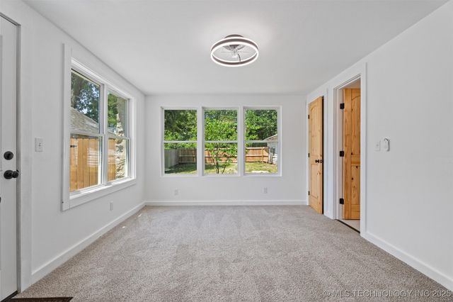 515 S Creek Avenue, Bartlesville, OK 74003