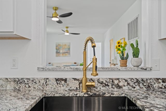 515 S Creek Avenue, Bartlesville, OK 74003