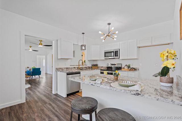 515 S Creek Avenue, Bartlesville, OK 74003