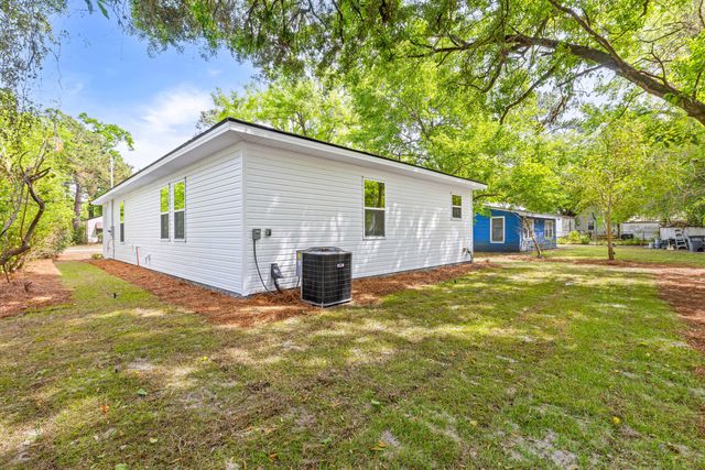 2620 Stark Lane, North Charleston, SC 29405
