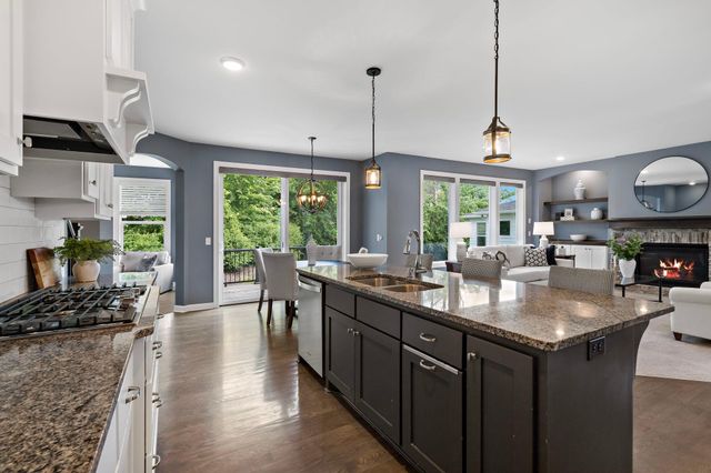 5450 Yellowstone Lane N, Plymouth, MN 55446