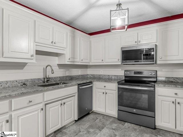 761 Pearson Town Road, Moore, SC 29369