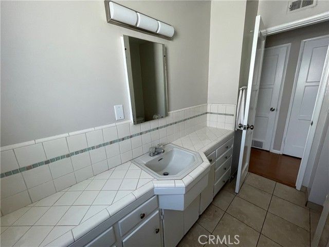 140 Saint Joseph, Long Beach, CA 90803