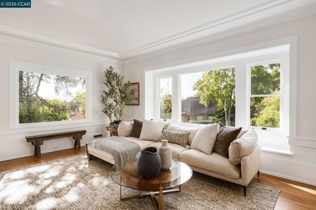 362 Magnolia Ave, Piedmont, CA 94611