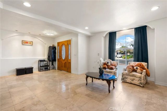 15951 Willett Lane, Huntington Beach, CA 92647