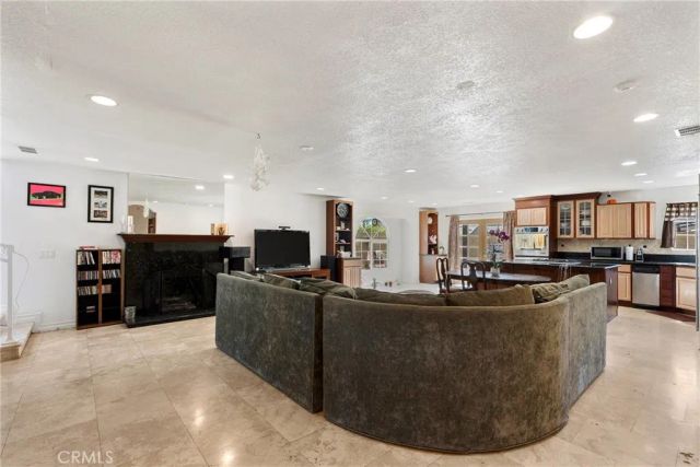 15951 Willett Lane, Huntington Beach, CA 92647