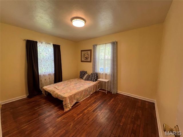 4198 Wright Avenue, St Ann, MO 63074