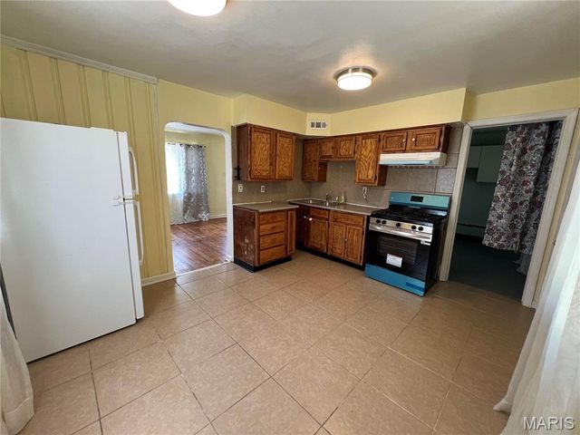 4198 Wright Avenue, St Ann, MO 63074