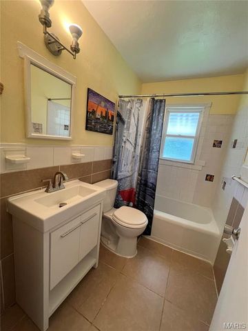 4198 Wright Avenue, St Ann, MO 63074