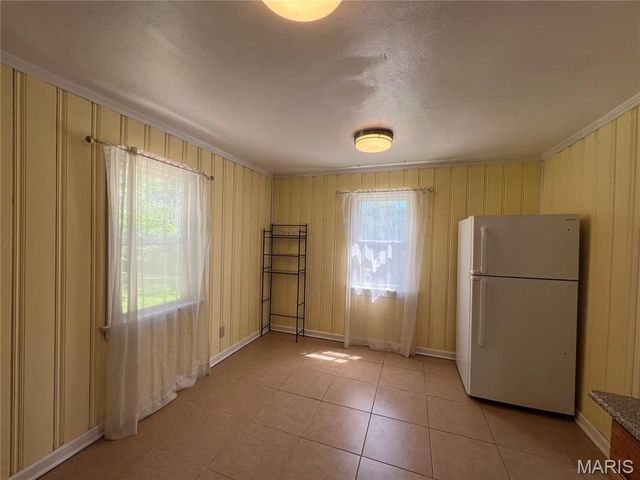 4198 Wright Avenue, St Ann, MO 63074