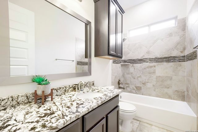 10522 FAR REACHES LN, Helotes, TX 78023