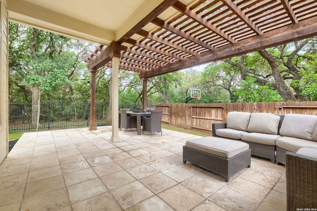 10522 FAR REACHES LN, Helotes, TX 78023