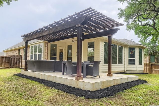10522 FAR REACHES LN, Helotes, TX 78023