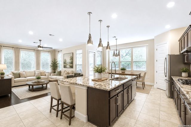 10522 FAR REACHES LN, Helotes, TX 78023