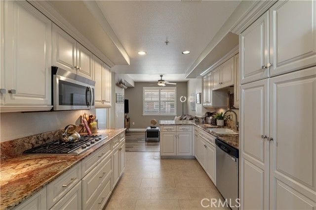 5142 Warner Ave 209, Huntington Beach, CA 92649