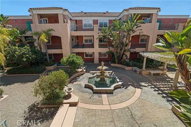 5142 Warner Ave 209, Huntington Beach, CA 92649