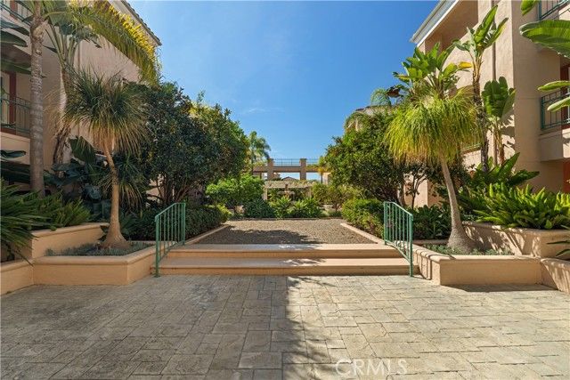 5142 Warner Ave 209, Huntington Beach, CA 92649