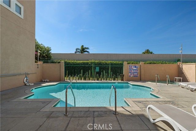 5142 Warner Ave 209, Huntington Beach, CA 92649