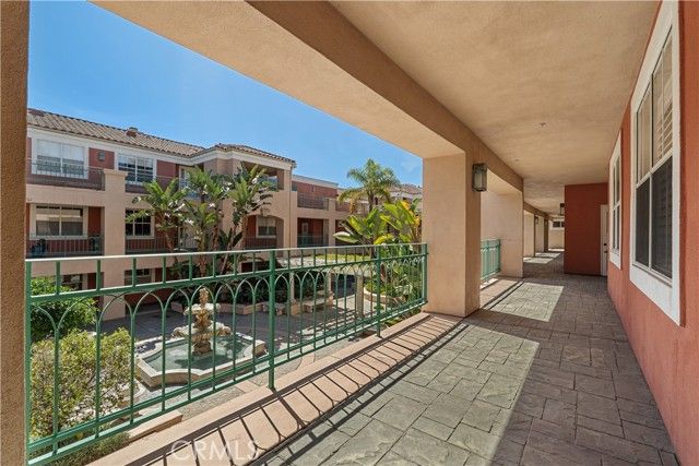 5142 Warner Ave 209, Huntington Beach, CA 92649