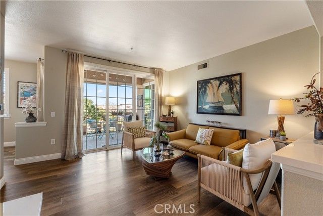 5142 Warner Ave 209, Huntington Beach, CA 92649