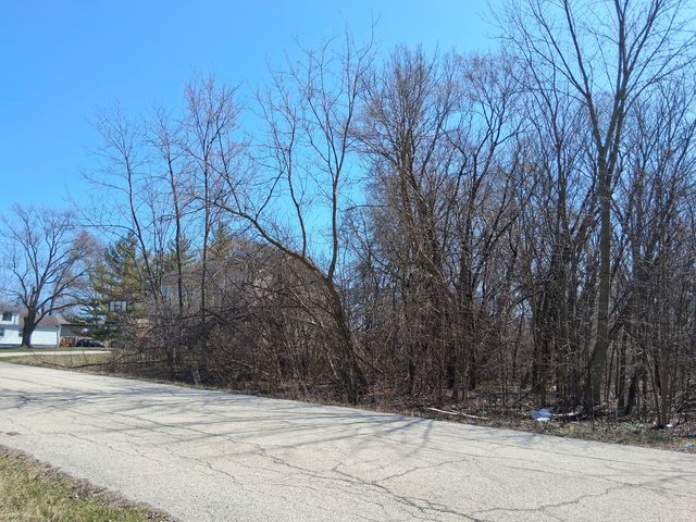 12933 W Polo Avenue, Waukegan, IL 60087
