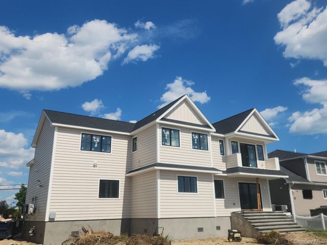 39 Leewater Avenue, Massapequa, NY 11758