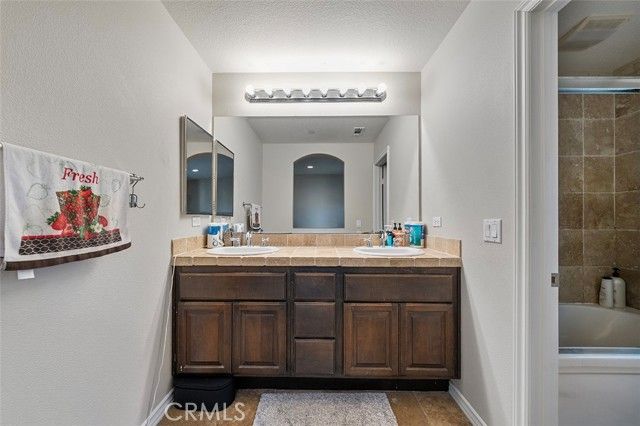 92 New Season, Irvine, CA 92602