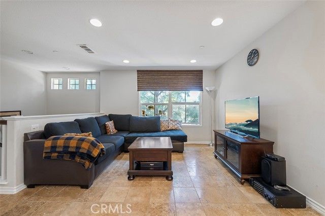 92 New Season, Irvine, CA 92602