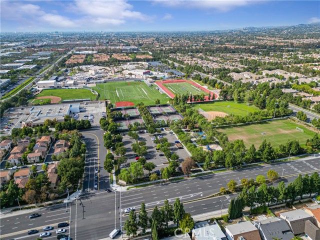 92 New Season, Irvine, CA 92602