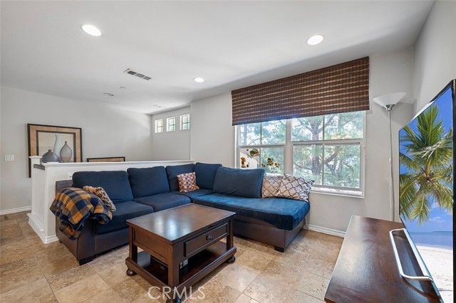 92 New Season, Irvine, CA 92602