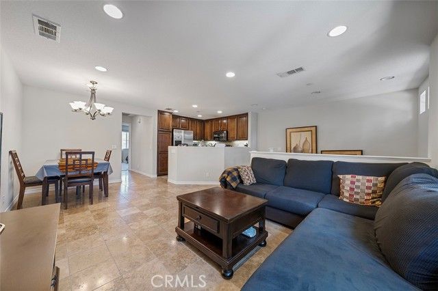 92 New Season, Irvine, CA 92602