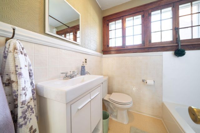 310 S Cross Street, Greenville, MI 48838