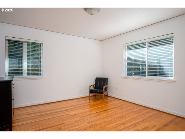 8020 Sw RUBY Ter, Portland, OR 97219