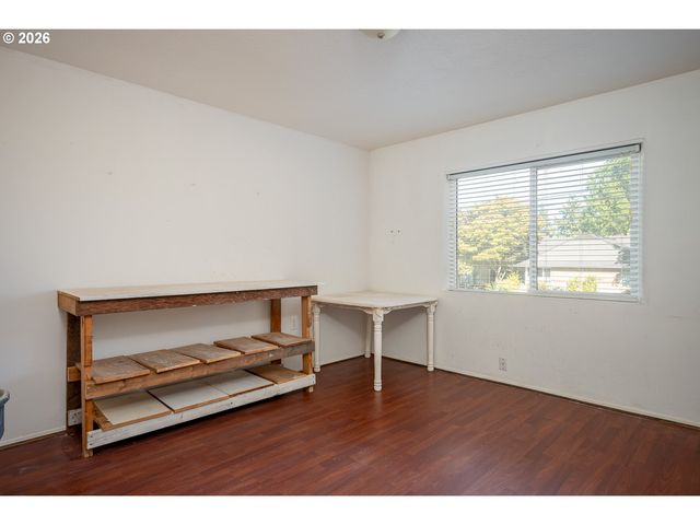 8020 Sw RUBY Ter, Portland, OR 97219