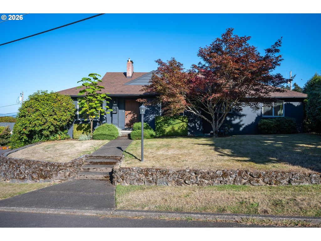 8020 Sw RUBY Ter, Portland, OR 97219