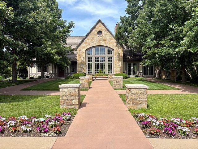 8430 N Donnelly Court, Kansas City, MO 64157
