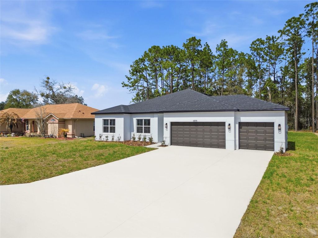Image 3 of property listing at 6805 SW 132ND STREET, Ocala, FL 34473