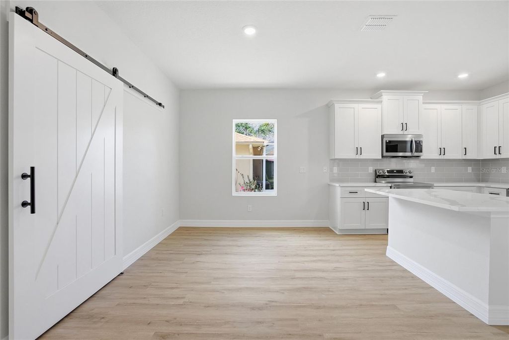 Image 7 of property listing at 6805 SW 132ND STREET, Ocala, FL 34473