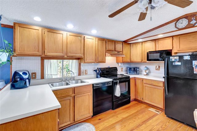 15423 NAVAHO TRAIL, Eustis, FL 32726