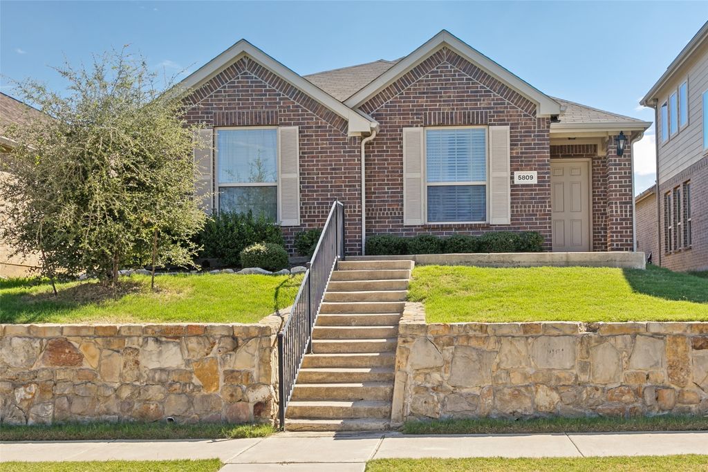 5809 Wake Robin Drive, Fort Worth, TX 76123 — photo 2