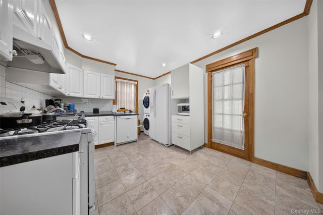186-32 Avon Road, Jamaica Estates, NY 11432