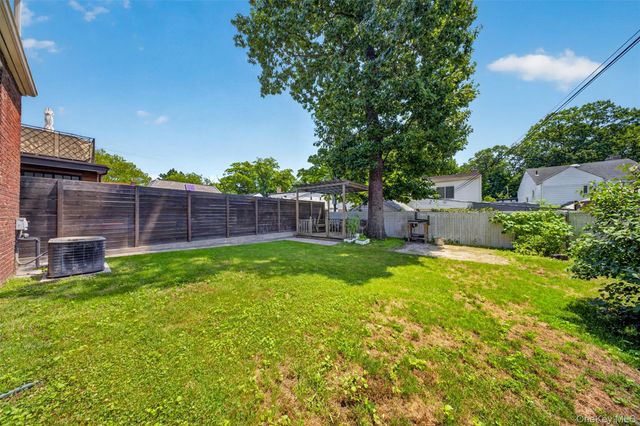 186-32 Avon Road, Jamaica Estates, NY 11432