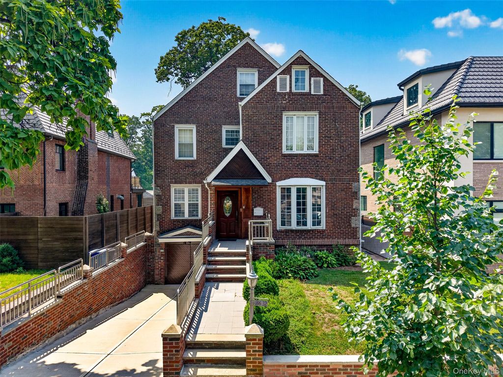 186-32 Avon Road, Jamaica Estates, NY 11432