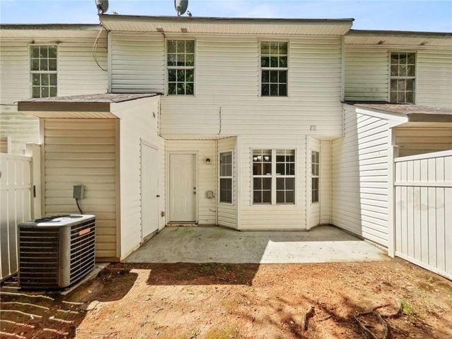 5823 Strathmoor Manor Circle, Lithonia, GA 30058
