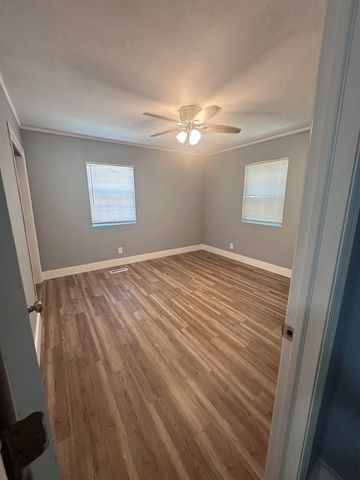 2030 Harold Court, Tallahassee, FL 32304