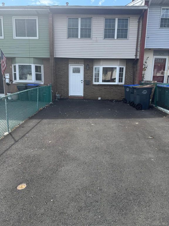 126 Roosevelt Drive, West Haverstraw, NY 10993