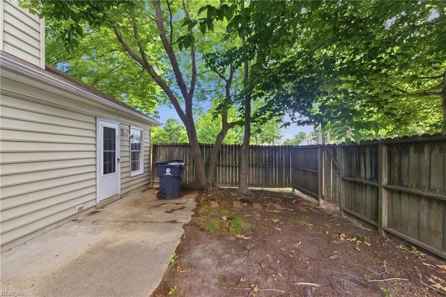 103 Songbird TRL, Yorktown, VA 23692